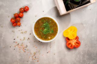 Zeamă de pui cu tăiței de casă