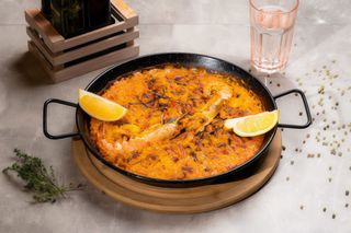 Paella de marisco pentru 2 persoane