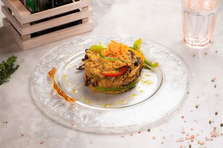 Wok de pui cu orez, urechi de lemn și legume