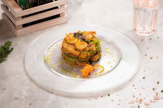 Wok de creveți, legume și orez