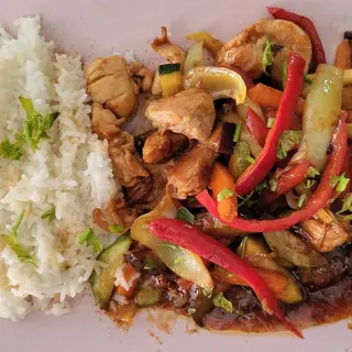 Pui sweet chilli cu legume si orez basmati