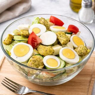 Salată Caesar cu pui