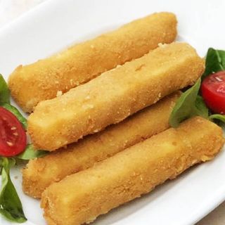 Crochete din cascaval cu sos alb