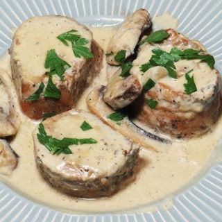 Muschiulet de porc cu ciuperci de padure