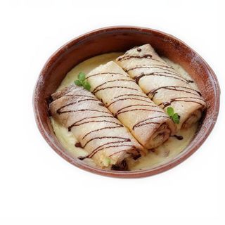 Clatite cu branza si sos vanilie