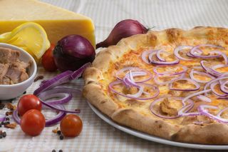 Pizza Tonno e cipolla