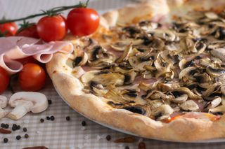 Pizza Ai funghi