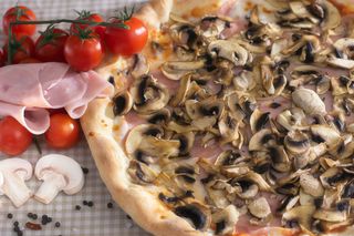 Pizza Prosciutto e funghi