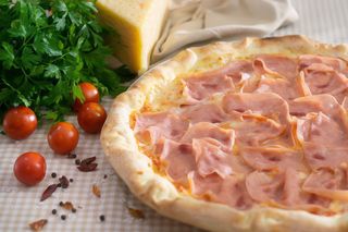Pizza Al prosciutto