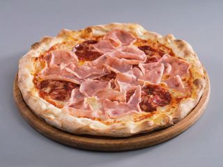 Pizza Prosciutto e salami