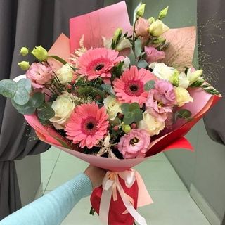 Buchet cu gerbera roz