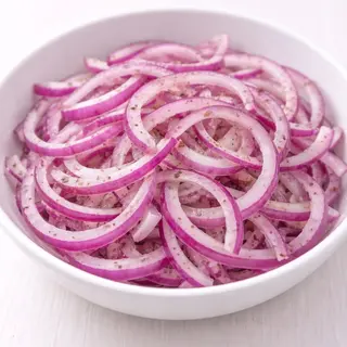 Salată de ceapă roșie