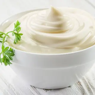Smântână cu usturoi