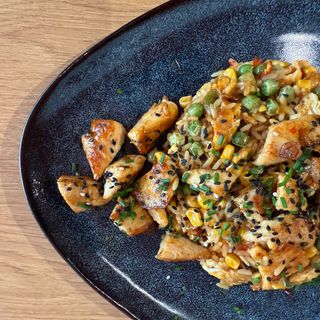 Orez Prajit cu Ou si pui spicy