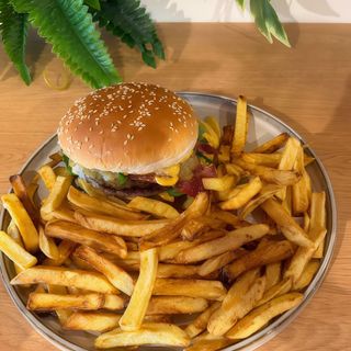 Beef Burger & Fries