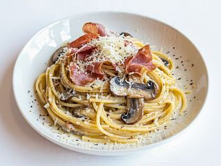 Spaghetti prosciutto funghi
