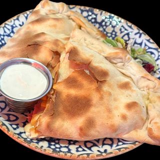 Ciolan în aluat crocant cu sos de usturoi