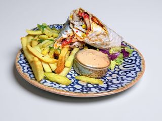 Burrito de pui cu cartofi prăjiți