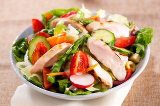 Salată de pui