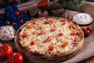 Pizza Margherita Parmigiano mica