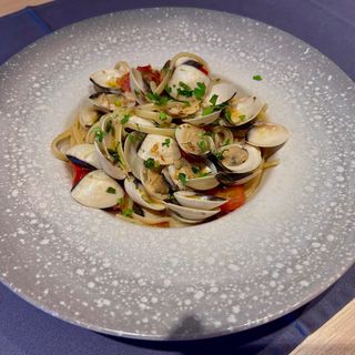 Linguine alle vongole e bottarga di muggine