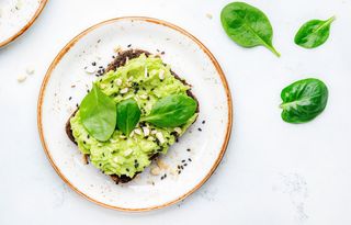 bruschete cu avocado