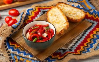 Salata cu ardei copt