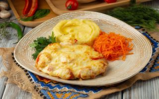 Piept de pui umplut cu mozzarella