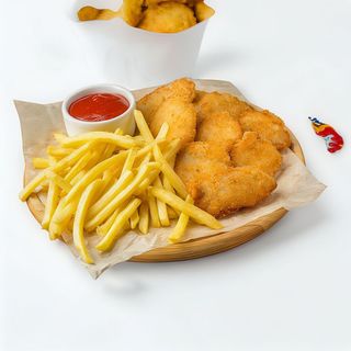 Piept de pui pane cu cartofi pai