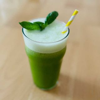 Limonada cu busuioc si ghimbir