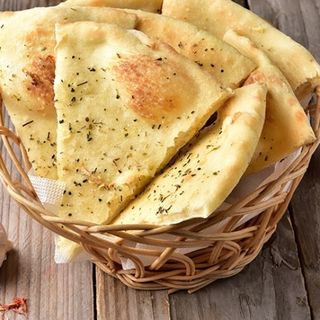 FOCACCIA CU USTUROI
