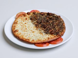 Plăcintă Mixtă (Manakish)