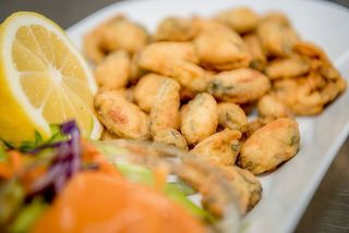 Midii pane cu lamaie si sos aioli