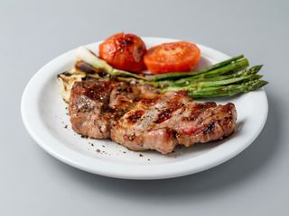 Ceafa de porc la gratar