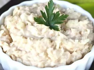 Icre fine de fasole cu paine prajita