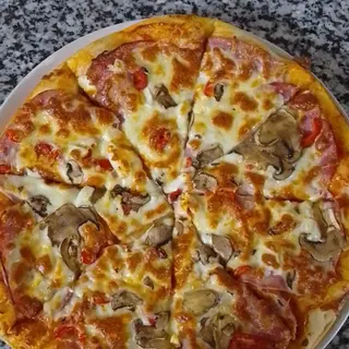 Pizza Prosciutto Crudo  (medie)