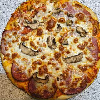 Pizza Prosciutto e Funghi (mica)