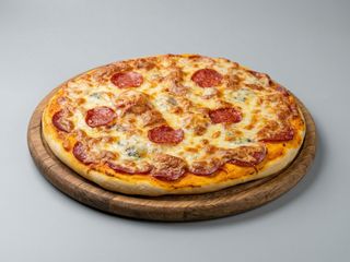 Pizza Salami  (medie)