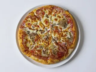 Pizza Quattro Stagioni  (mica)