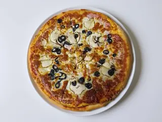 Pizza Prosciutto e Funghi (medie)