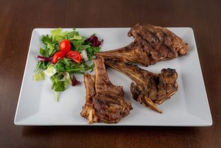 Cotlet berbecut la gratar 