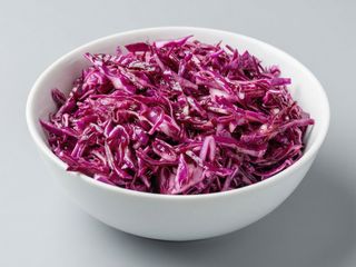 Salata de varza rosie