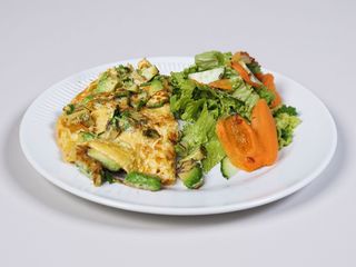 Scrambled eggs & Avocado, mixt de salată, pâine prăjită (300)