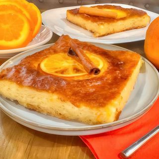 Portokalopita & inghetată de vanilie.