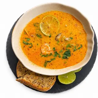 Tom Yum cu fructe de mare