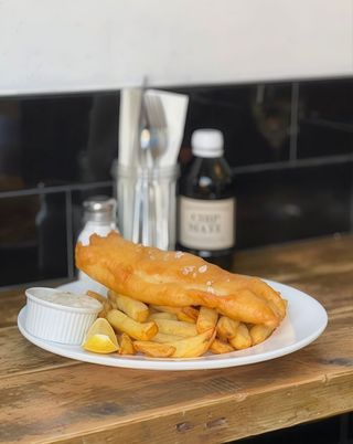 FISH &CHIPS