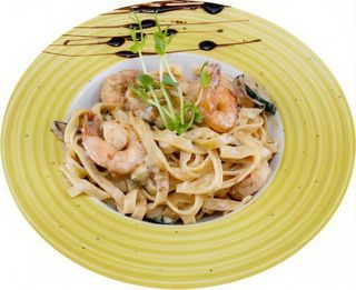 Tagliatelle cu creveti si zucchini