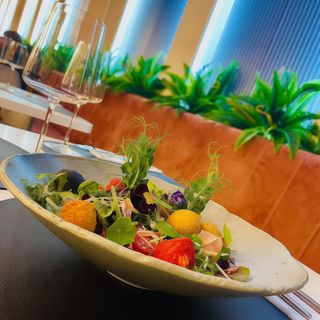 Salata cu mix de braneturi