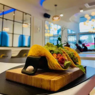 Tacos cu piept de pui si guacamole