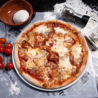 Pizza Quattro Formaggi & salam picant